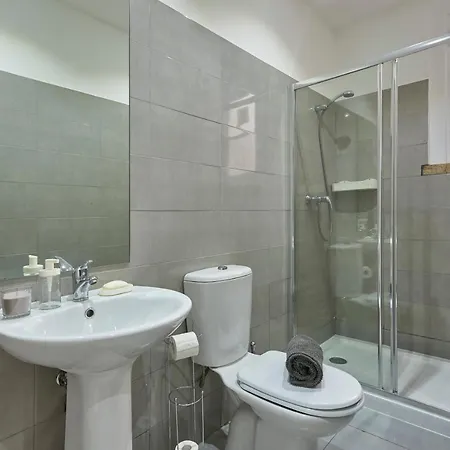 Find Out Guest house Lisbon